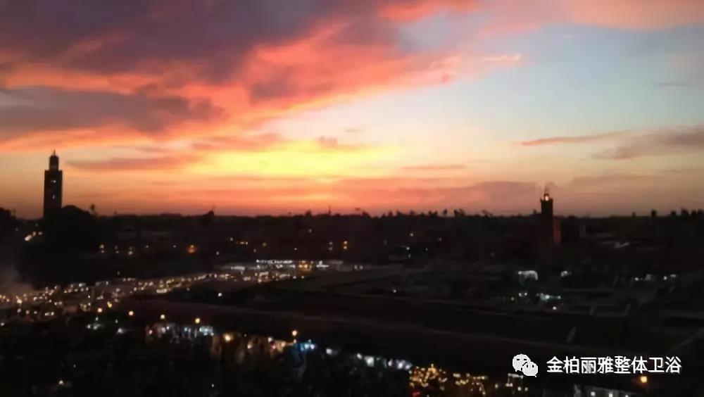 沐浴空间上演黑色诱惑，这样的卫浴间岂止于美
